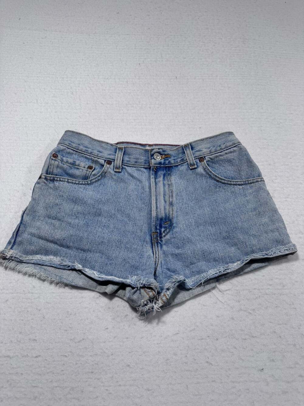 Levi’s 550 Relaxed Tapered Cut-Off Denim Shorts Women’s 8M